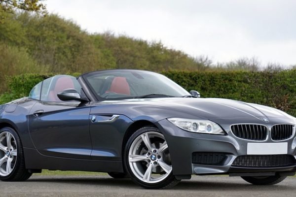 sports-car-1349153_640